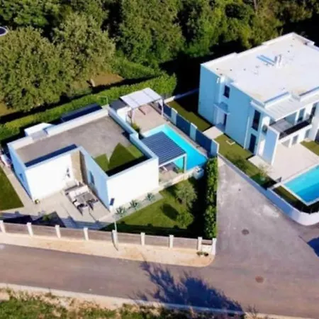 New! With Heated Pool In Umag * Babici